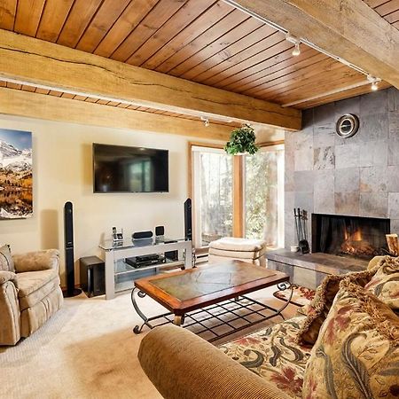 Chateau Eau Claire Unit 17, Serene Condo Overlooking The River With Many Upgrades Aspen Esterno foto