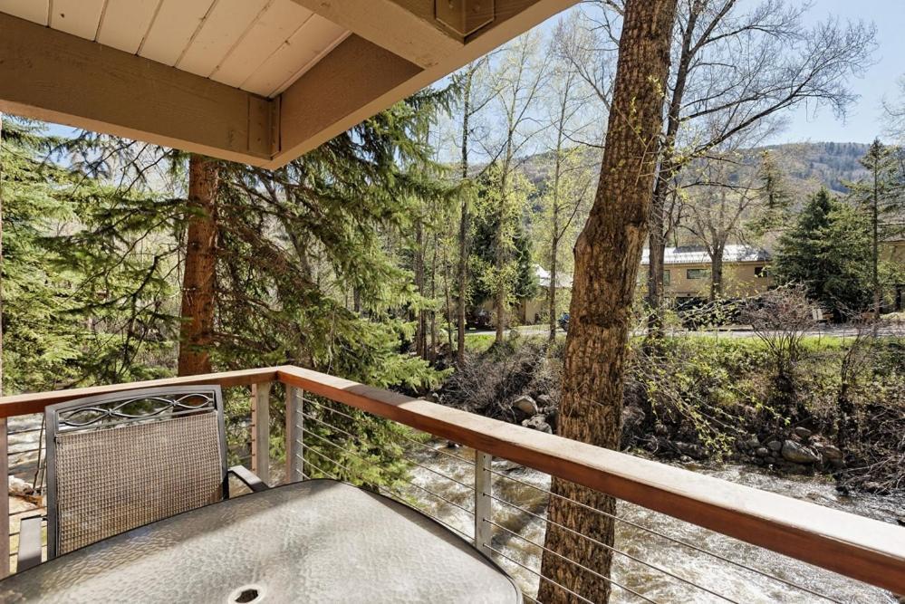 Chateau Eau Claire Unit 17, Serene Condo Overlooking The River With Many Upgrades Aspen Esterno foto
