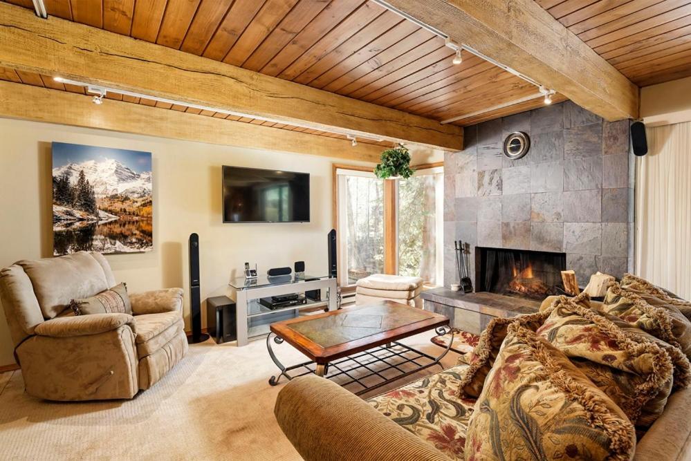 Chateau Eau Claire Unit 17, Serene Condo Overlooking The River With Many Upgrades Aspen Esterno foto