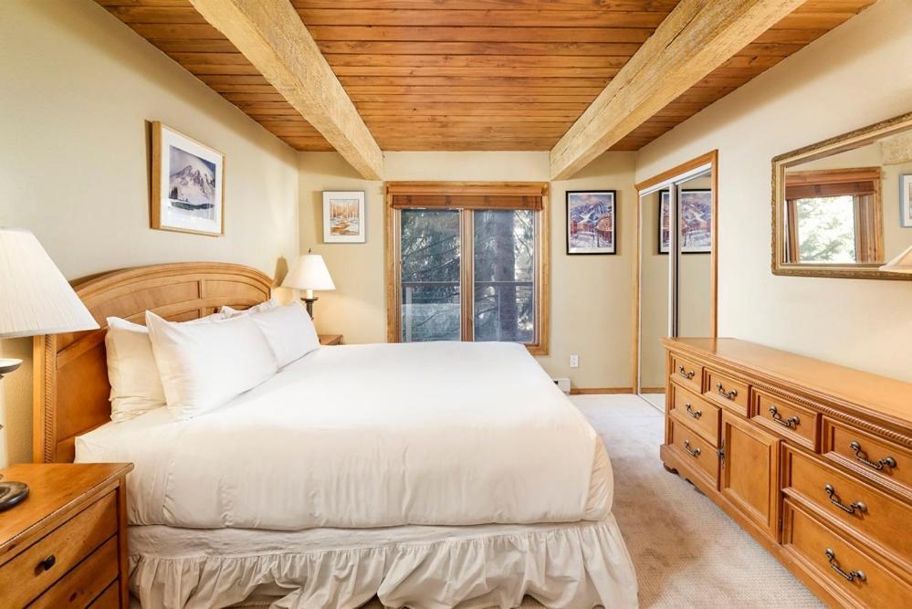 Chateau Eau Claire Unit 17, Serene Condo Overlooking The River With Many Upgrades Aspen Esterno foto