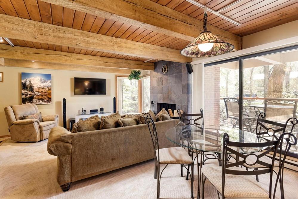 Chateau Eau Claire Unit 17, Serene Condo Overlooking The River With Many Upgrades Aspen Esterno foto